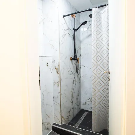 Aisha Auberge de jeunesse