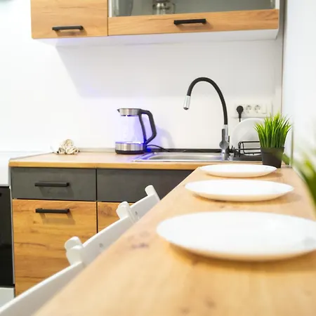 Aisha Auberge de jeunesse *